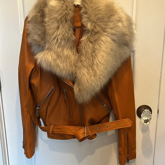 Amaryllis Leather coat with faux collar - Picture 6 of 8